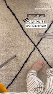 Capucine Anav feet photo thumbnail