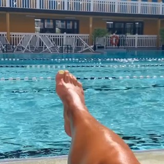 Capucine Anav feet photo thumbnail