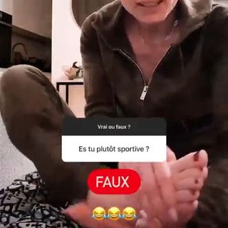 Capucine Anav feet photo thumbnail