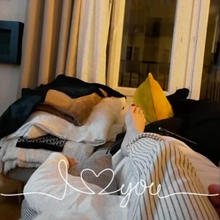 Capucine Anav feet photo thumbnail