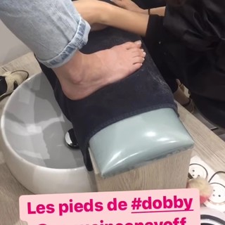 Capucine Anav feet photo thumbnail