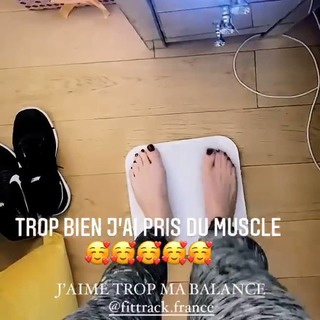 Capucine Anav feet photo thumbnail