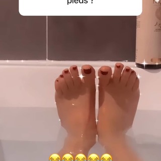 Capucine Anav feet photo thumbnail