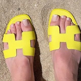 Capucine Anav feet photo thumbnail