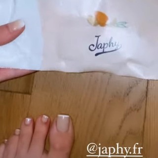 Capucine Anav feet photo thumbnail