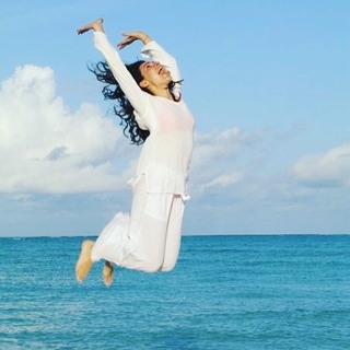 Cara Buono feet photo thumbnail