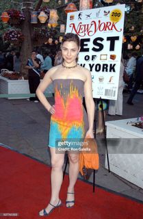 Cara Buono feet photo thumbnail