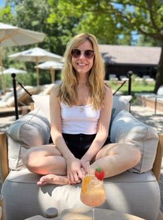 Cara Buono feet photo thumbnail