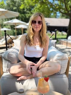Cara Buono feet photo thumbnail