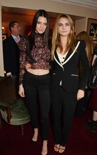 Cara Delevingne feet photo thumbnail