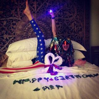 Cara Delevingne feet photo thumbnail