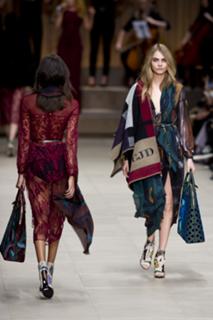 Cara Delevingne feet photo thumbnail