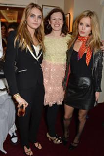 Cara Delevingne feet photo thumbnail