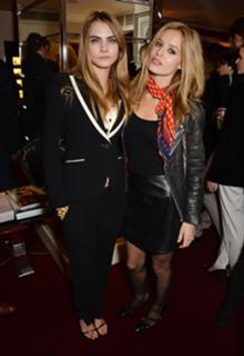 Cara Delevingne feet photo thumbnail