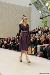 Cara Delevingne feet photo thumbnail