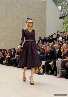 Cara Delevingne feet photo thumbnail