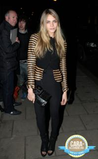 Cara Delevingne feet photo thumbnail