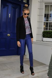 Cara Delevingne feet photo thumbnail