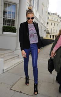 Cara Delevingne feet photo thumbnail