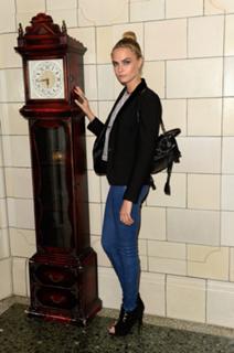 Cara Delevingne feet photo thumbnail