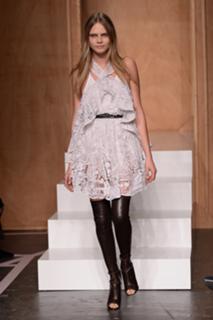 Cara Delevingne feet photo thumbnail