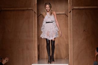 Cara Delevingne feet photo thumbnail