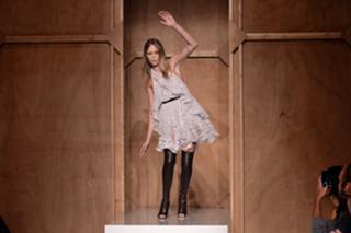 Cara Delevingne feet photo thumbnail