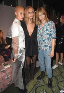 Cara Delevingne feet photo thumbnail