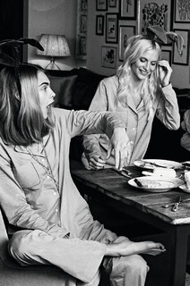 Cara Delevingne feet photo thumbnail