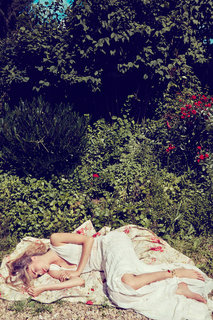 Cara Delevingne feet photo thumbnail