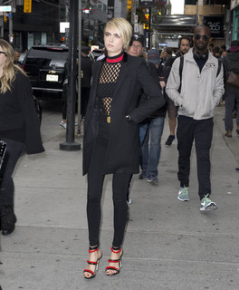 Cara Delevingne feet photo thumbnail