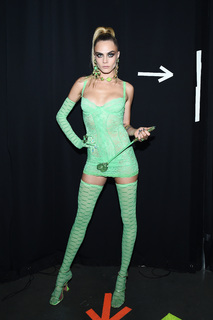 Cara Delevingne feet photo thumbnail