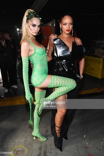 Cara Delevingne feet photo thumbnail
