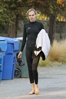 Cara Delevingne feet photo thumbnail