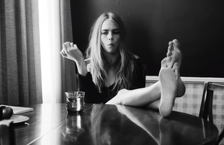 Cara Delevingne feet photo thumbnail