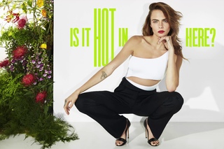 Cara Delevingne feet photo thumbnail