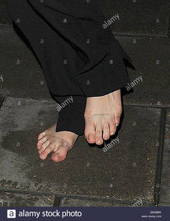 Cara Delevingne feet photo thumbnail