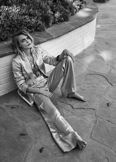 Cara Delevingne feet photo thumbnail