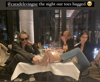 Cara Delevingne feet photo thumbnail