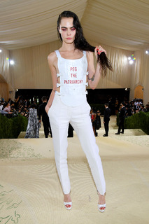 Cara Delevingne feet photo thumbnail