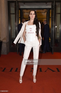 Cara Delevingne feet photo thumbnail