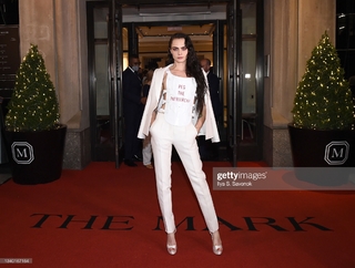 Cara Delevingne feet photo thumbnail