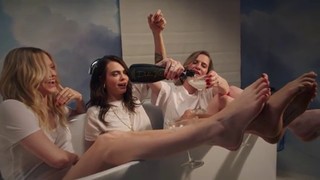 Cara Delevingne feet photo thumbnail