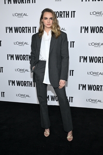Cara Delevingne feet photo thumbnail
