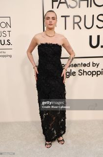 Cara Delevingne feet photo thumbnail