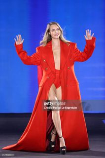 Cara Delevingne feet photo 2