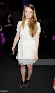 Cara Theobold feet photo 16