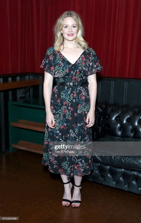 Cara Theobold feet photo 8