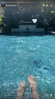 Cara Theobold feet photo 3