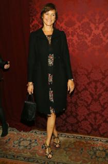 Carey Lowell feet photo thumbnail